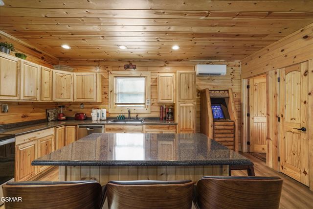 5236 Mathis Branch Road, Cosby, TN 37722