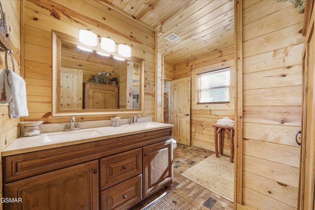 5236 Mathis Branch Road, Cosby, TN 37722