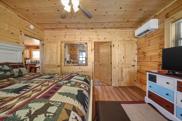 5236 Mathis Branch Road, Cosby, TN 37722