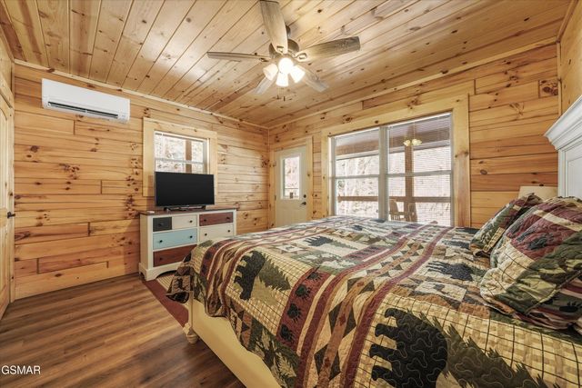 5236 Mathis Branch Road, Cosby, TN 37722