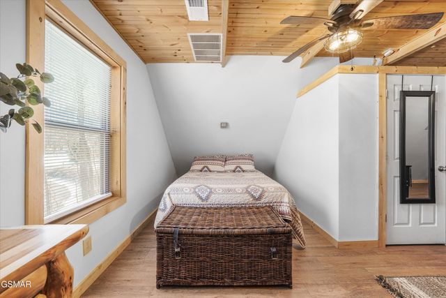 5236 Mathis Branch Road, Cosby, TN 37722