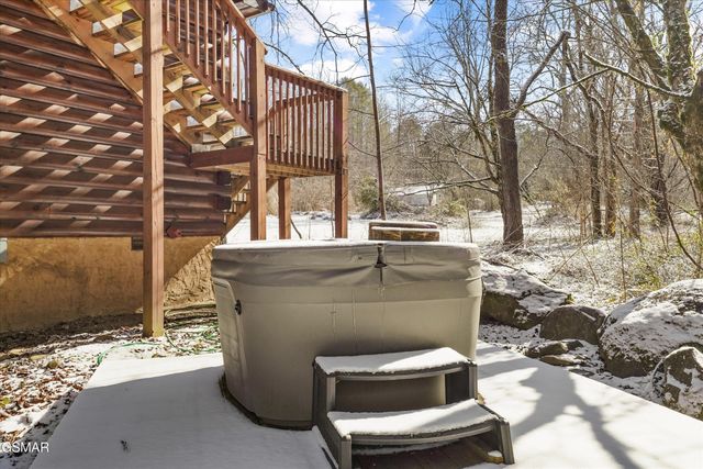 5236 Mathis Branch Road, Cosby, TN 37722