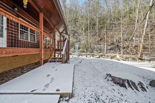 5236 Mathis Branch Road, Cosby, TN 37722