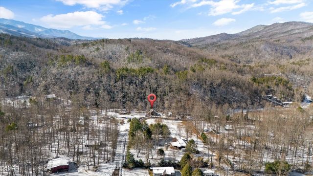 5236 Mathis Branch Road, Cosby, TN 37722