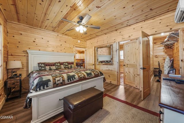 5236 Mathis Branch Road, Cosby, TN 37722