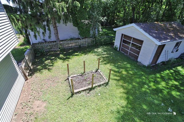 2401 Mallard Drive, Lindenhurst, IL 60046