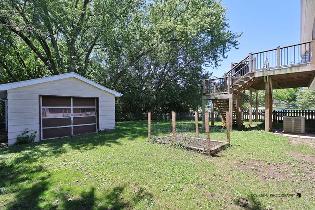 2401 Mallard Drive, Lindenhurst, IL 60046