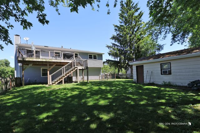 2401 Mallard Drive, Lindenhurst, IL 60046