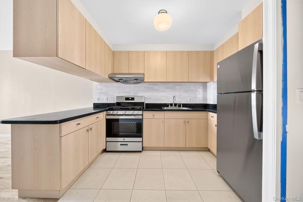 146-14 35th Avenue 7A, Flushing, NY 11354 — photo 5