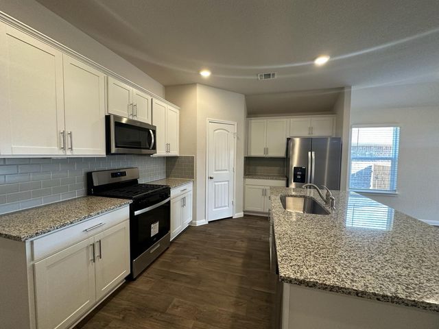 113 BRIGGS LN, San Marcos, TX 78666