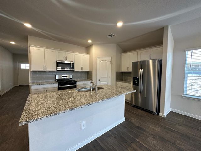 113 BRIGGS LN, San Marcos, TX 78666