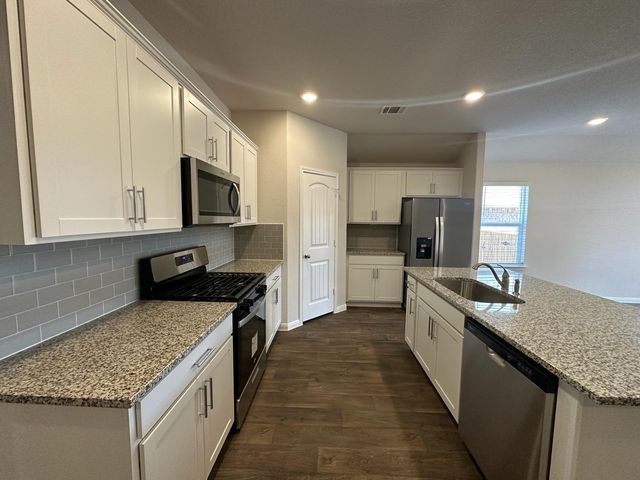113 BRIGGS LN, San Marcos, TX 78666