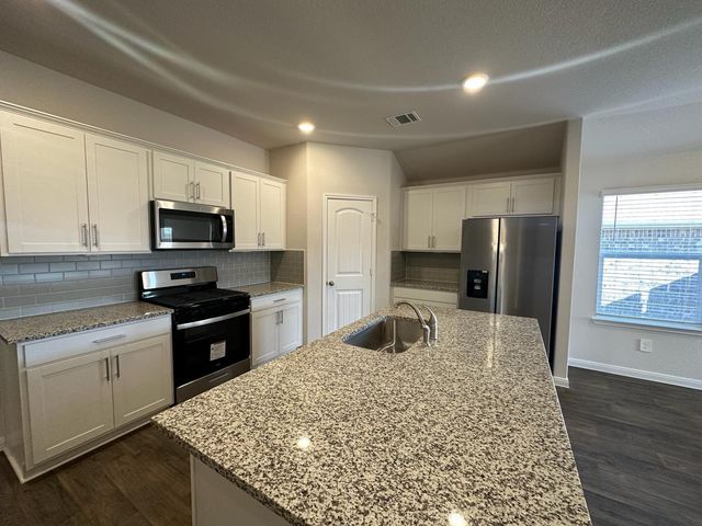 113 BRIGGS LN, San Marcos, TX 78666
