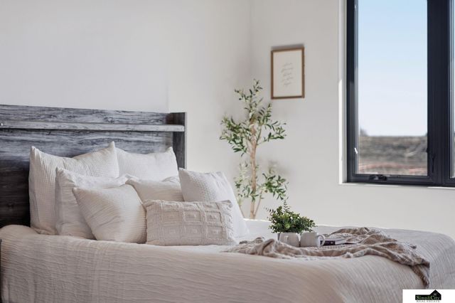 8811 Dragonfly Lane, Lincoln, NE 68526