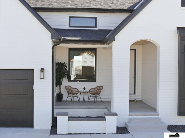 8811 Dragonfly Lane, Lincoln, NE 68526