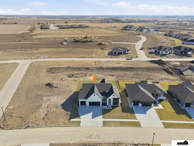 8811 Dragonfly Lane, Lincoln, NE 68526
