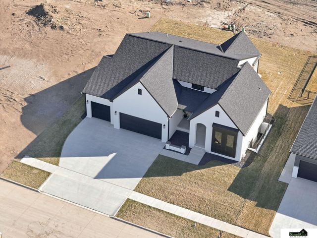 8811 Dragonfly Lane, Lincoln, NE 68526