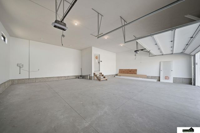 8811 Dragonfly Lane, Lincoln, NE 68526