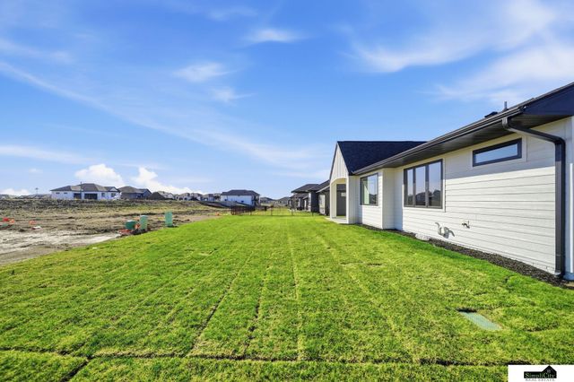 8811 Dragonfly Lane, Lincoln, NE 68526