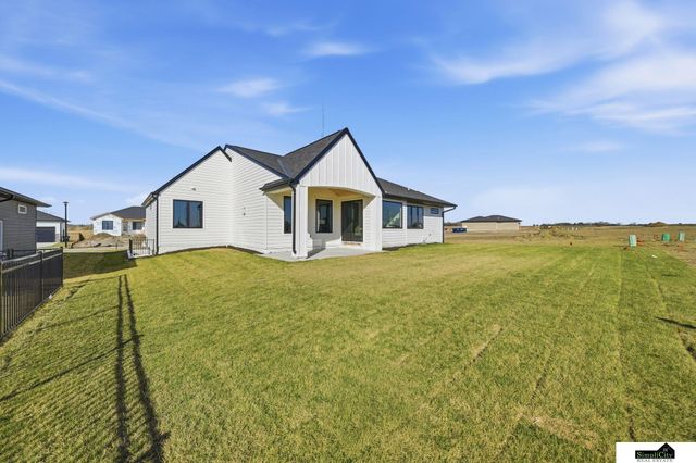 8811 Dragonfly Lane, Lincoln, NE 68526