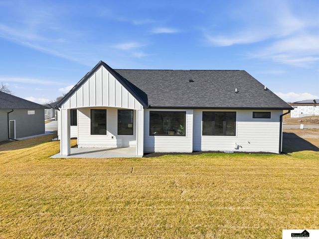 8811 Dragonfly Lane, Lincoln, NE 68526