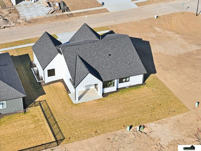 8811 Dragonfly Lane, Lincoln, NE 68526