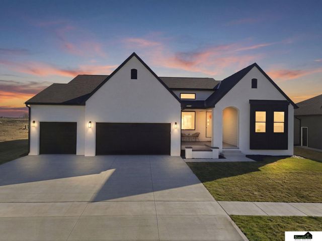 8811 Dragonfly Lane, Lincoln, NE 68526