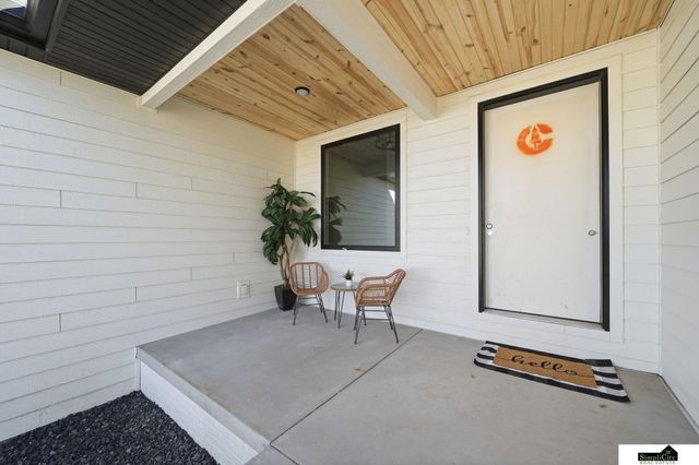 8811 Dragonfly Lane, Lincoln, NE 68526