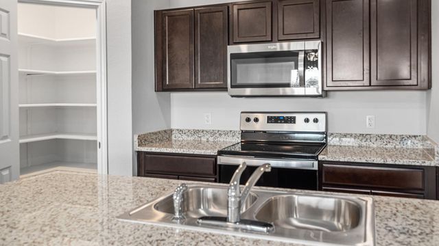 6810 Gilbert DR, Killeen, TX 76549