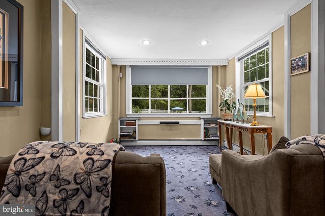 8 S PROVIDENCE RD, Wallingford, PA 19086
