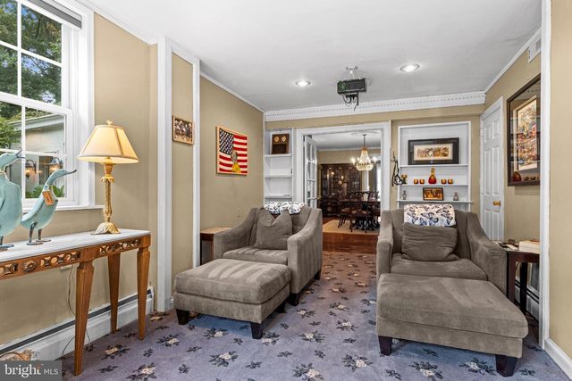 8 S PROVIDENCE RD, Wallingford, PA 19086