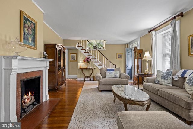 8 S PROVIDENCE RD, Wallingford, PA 19086