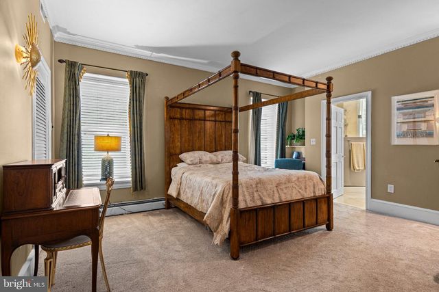 8 S PROVIDENCE RD, Wallingford, PA 19086
