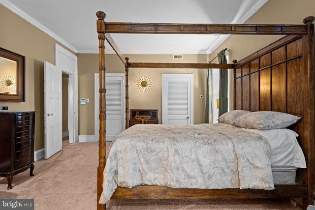 8 S PROVIDENCE RD, Wallingford, PA 19086
