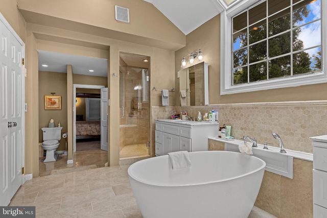 8 S PROVIDENCE RD, Wallingford, PA 19086
