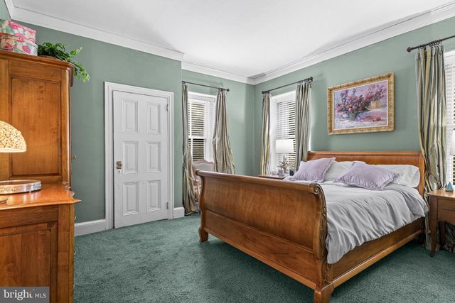8 S PROVIDENCE RD, Wallingford, PA 19086