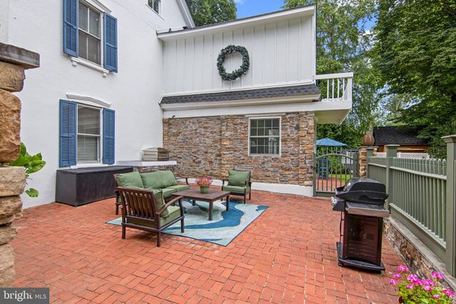 8 S PROVIDENCE RD, Wallingford, PA 19086
