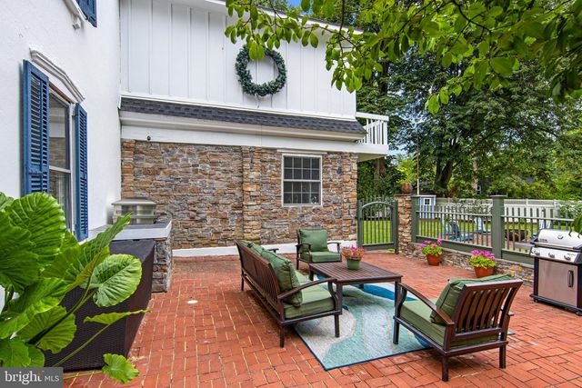 8 S PROVIDENCE RD, Wallingford, PA 19086