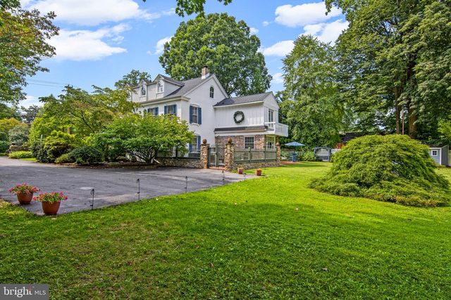 8 S PROVIDENCE RD, Wallingford, PA 19086