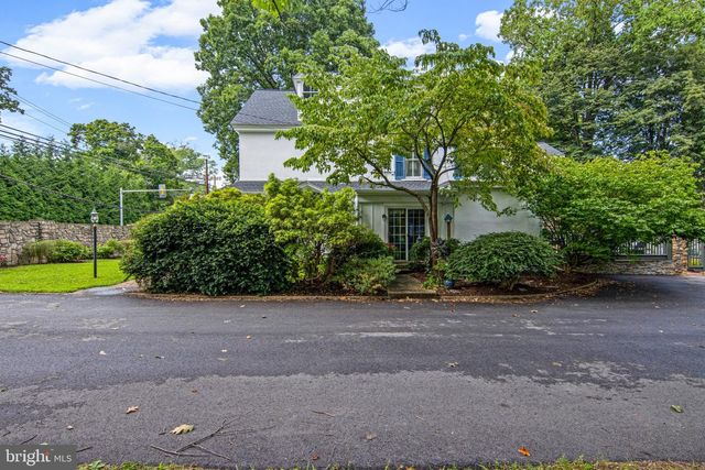 8 S PROVIDENCE RD, Wallingford, PA 19086