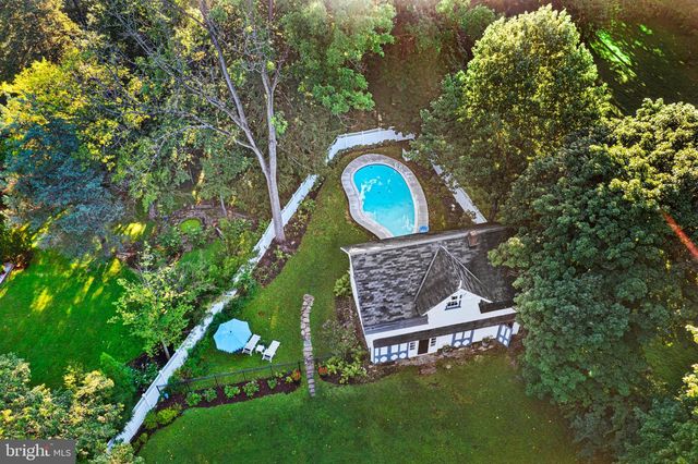 8 S PROVIDENCE RD, Wallingford, PA 19086