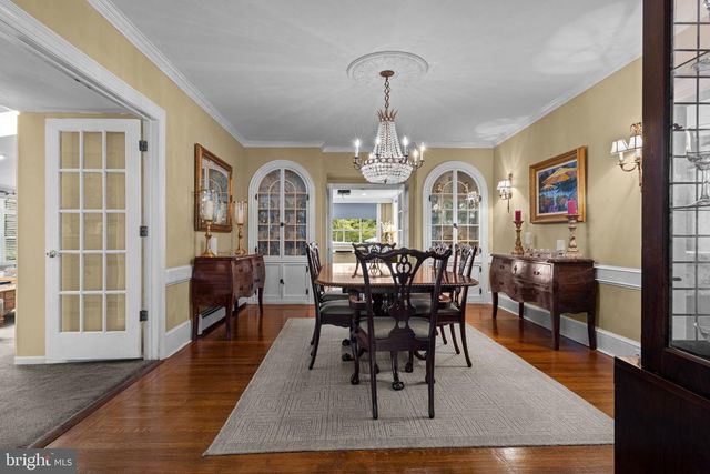 8 S PROVIDENCE RD, Wallingford, PA 19086