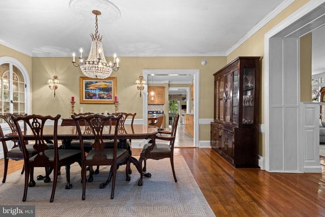 8 S PROVIDENCE RD, Wallingford, PA 19086