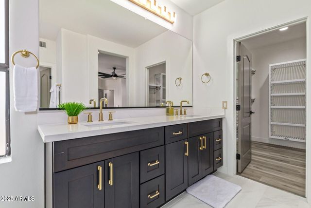 8989 N GAINEY CENTER Drive 231, Scottsdale, AZ 85258