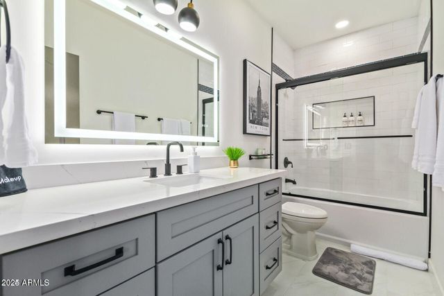 8989 N GAINEY CENTER Drive 231, Scottsdale, AZ 85258