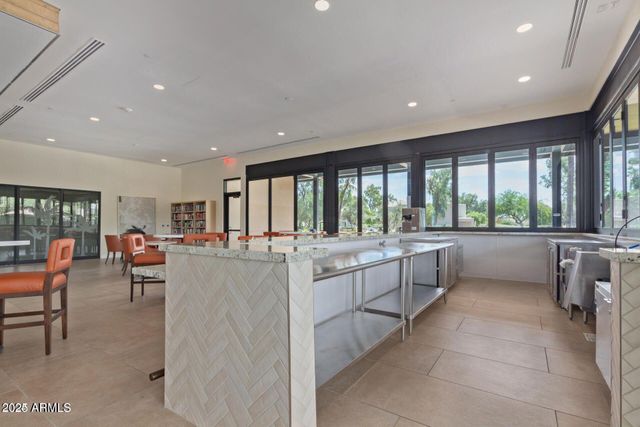 8989 N GAINEY CENTER Drive 231, Scottsdale, AZ 85258