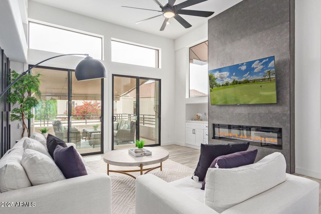 8989 N GAINEY CENTER Drive 231, Scottsdale, AZ 85258