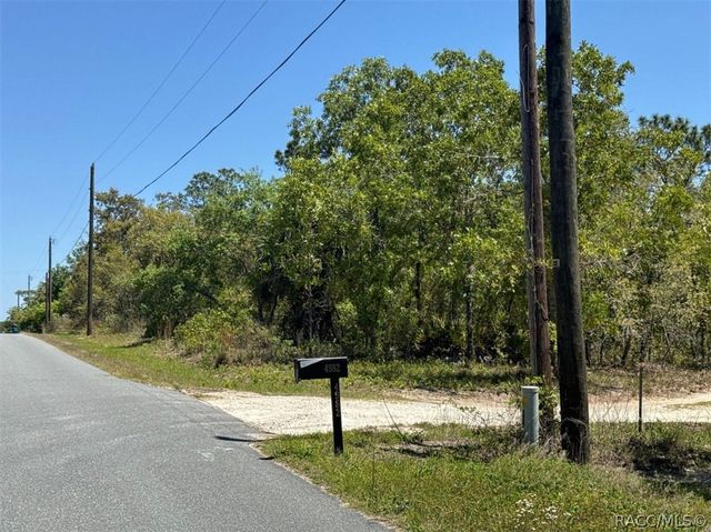 5032 W Field Street, Homosassa, FL 34446