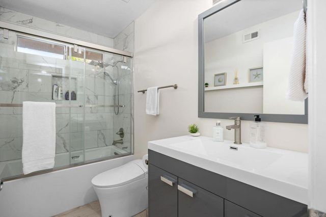 4668 Calle Del Greco, Oceanside, CA 92056
