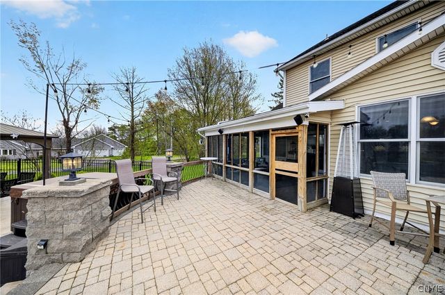 12 Wilbur Dr, Granby, NY 13069